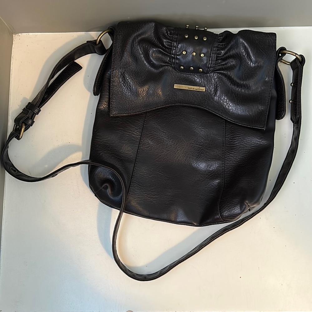 Like new dark Brown Matt & Nat crossbody